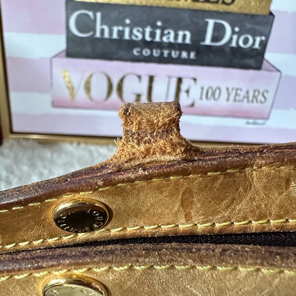 Louis Vuitton Vernis Brea GM Amarante - Picture 11 of 16